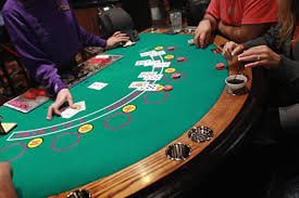 sakauslot live dealer tables streaming on mobile phone screen